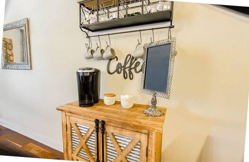 Old Town Bluffton Casa | Luxe Condo in Old Town Bluffton + Elevator + Walkable to everything!