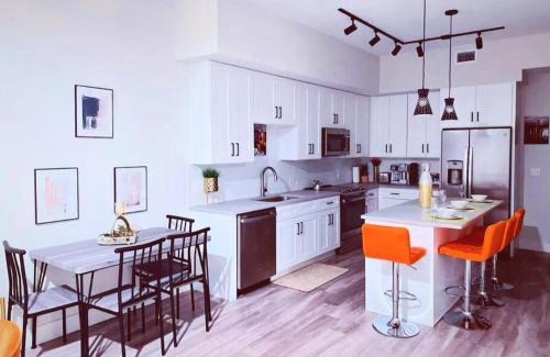 West Palm Beach Apartamento | Luxe & cozy 3Beds,2rooms,EV Gym Near Beaches&Downtown WPB