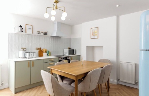 Rothbury Apartamento | Luxe Design - Chic Cottage - Heart of Rothbury