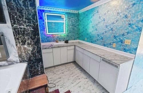 Andover Casa | LUXE: Gated Mansion - Basketball Court, Movie Theater, Acreage