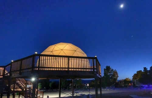 Canon City Casa | Luxe Glamping Dome Queen Bed Deck Views Near Royal Gorge Bridge & Park
