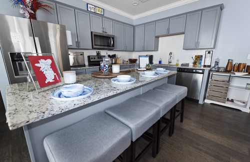 Oxford Casa | Luxe & Gorgeous - 3 King Suites + Loft!