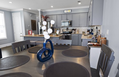Oxford Casa | Luxe & Gorgeous - 3 King Suites + Loft!