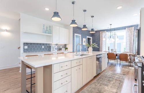 Talbot's Corner Casa | Luxe Group Stay With Hot Tub Rooftop Lounge
