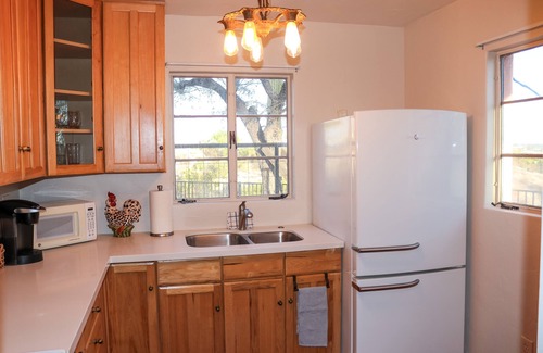 Tucson Casa | Luxe Guest House with Hot Tub + Pool
