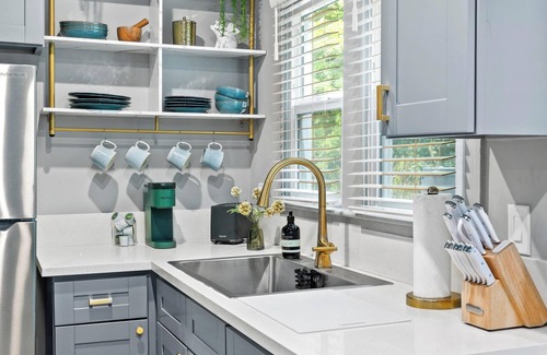 Monrovia Casa | Luxe Haven Retreat
