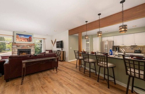 Old Town Apartamento | Luxe Home | Minutes To Skiing | Hot Tub