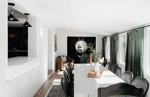 Allendale Area Casa | Luxe Home with Hot Tub Movie Room and Firepit Near Denver