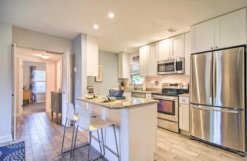 United Central Casa | Luxe Home with Pool and Hot Tub, Mins to St Pete Beach