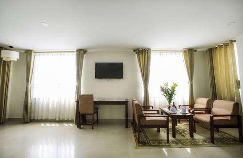Dong Hoi Hotel | Luxe Hotel