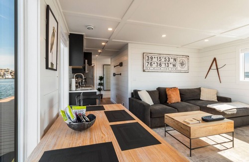 Baltimore Alquiler De Eote | Luxe Houseboat with Epic 360 Views of Baltimore Harbor