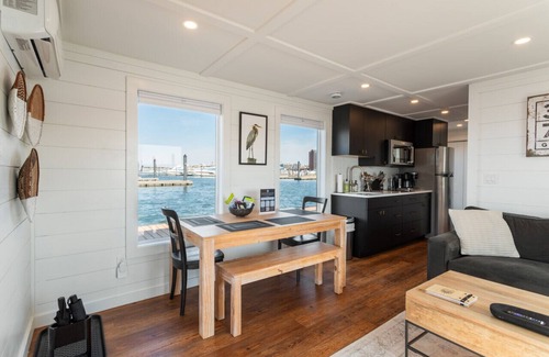 Baltimore Alquiler De Eote | Luxe Houseboat with Epic 360 Views of Baltimore Harbor
