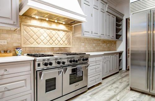 Kalorama Heights Casa | LUXE Kalorama 5-BR Townhome Close to Dupont Circle