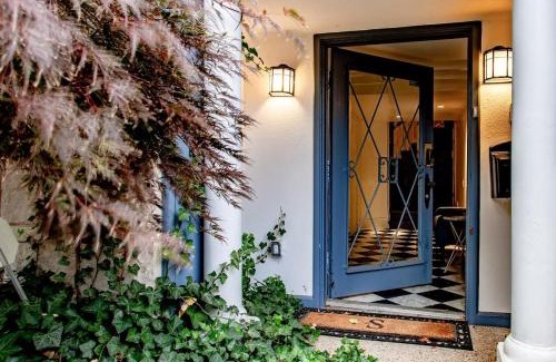 Kalorama Heights Casa | LUXE Kalorama 5-BR Townhome Close to Dupont Circle