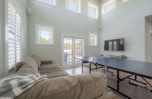 Port Tampa City Casa | LUXE Key West home w/RESORT style HEATED POOL
