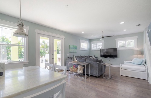 Port Tampa City Casa | LUXE Key West home w/RESORT style HEATED POOL