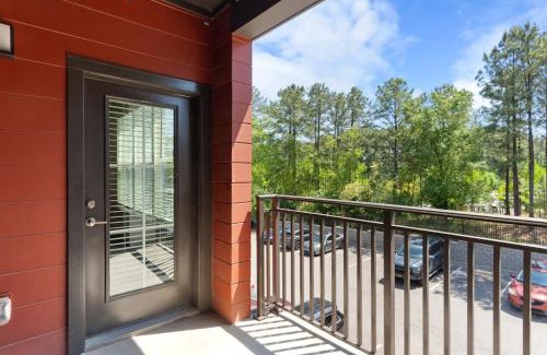 North Raleigh Apartamento | Luxe King 2 Bedroom Suite in North Raleigh