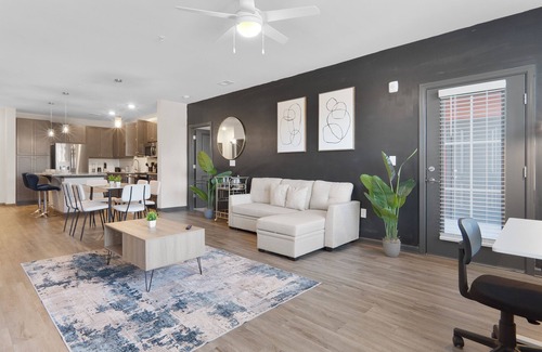 North Raleigh Apartamento | Luxe King 3BR Suite in North Raleigh