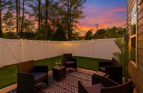 Paw Creek Casa | Luxe King 3BR Townhouse Mins to Uptown Charlotte NC