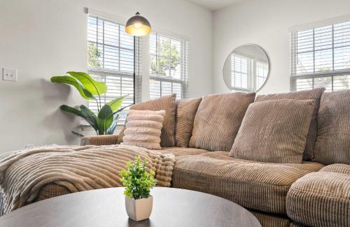 Paw Creek Casa | Luxe King 3BR Townhouse Mins to Uptown Charlotte NC