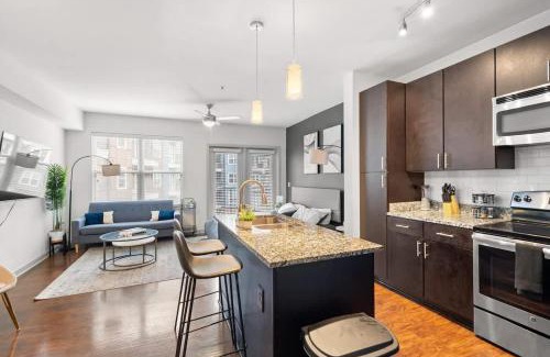 Cherry Apartamento | Luxe King Bed Suite in Midtown Charlotte