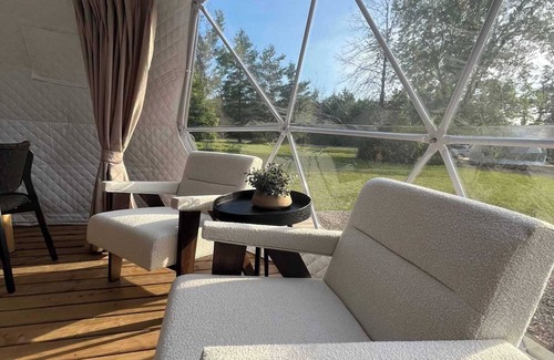 Miller Lake Casa | Luxe King Geodome Tobermory Glamping South