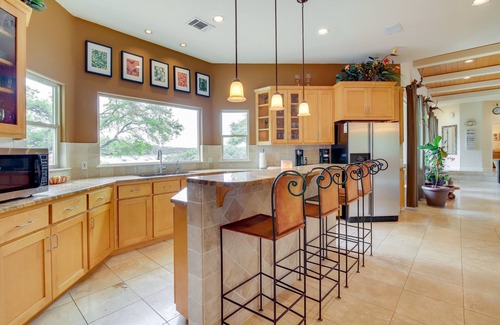 Highland Lake Estates Casa | Luxe Lake Travis Vacation Rental w/ Heated Pool
