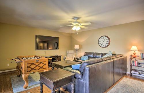 Chapin Apartamento | Luxe Lakefront Apartment with Shared Pool and Dock!