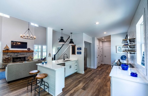 Lake Oconee Casa | Luxe, lakefront home with private hot tub, dock, kayaks & firepit - dog-friendly