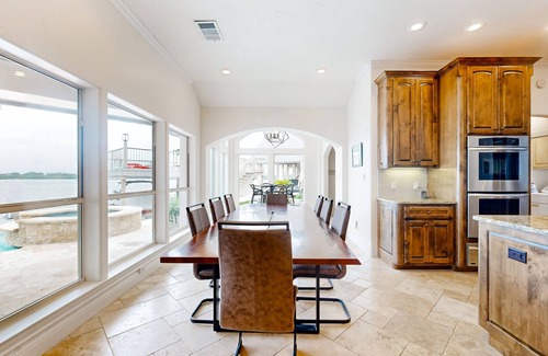Horseshoe Bay West Casa | Luxe lakefront retreat with private pool, spa, lakeside terrace, gourmet kitchen
