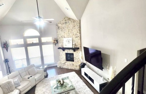Fate Casa | Lujosa casa junto al lago: 5 habitaciones y 4 baños cerca del lago en Rockwall