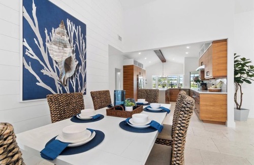 Palm River Estates Casa | LUXE Lakeside Living w/ Pool & Spa, 3 Kings, Grill