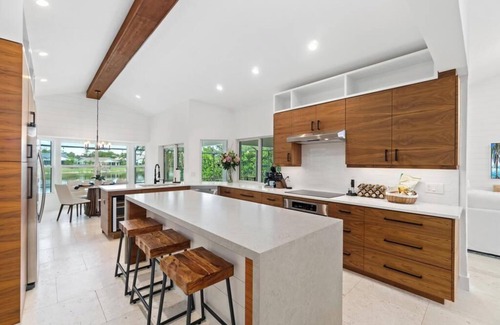 Palm River Estates Casa | LUXE Lakeside Living w/ Pool & Spa, 3 Kings, Grill