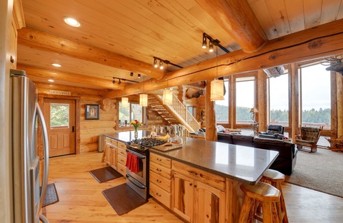 Madison County Cabina | ¡NUEVO! Teton Mtn Luxe Lodge: ¡Retiro grupal grande!