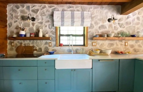 Ellenville Casa | Luxe Log Cabin w NEW HEATED SALTWATER POOL