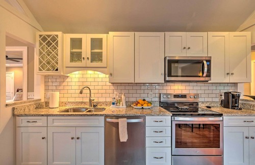 Lyndon Casa | Luxe Lyndon Home < 11 Mi to Dtwn Louisville!