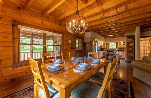 Slatyfork Farm Cabina | Luxe Mntn Escape near Snowshoe | mntn views, hot tub, 5 wooded acres