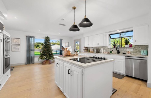 Dripping Springs Casa | Luxe Modern Escape | Resort Backyard w/ Pool, Hot Tub, Court & Kid Friendly Fun!