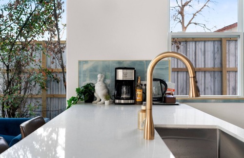 Govalle Casa | Luxe Modern Retreat in East Austin