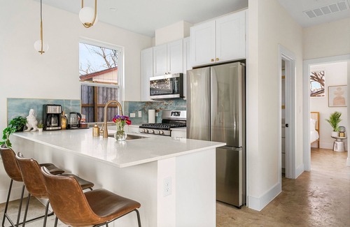 Govalle Casa | Luxe Modern Retreat in East Austin