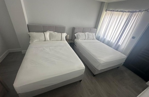 Lance aux Epines Apartamento | LUXE MORDERN RESIDENTIAL LIVING INC.