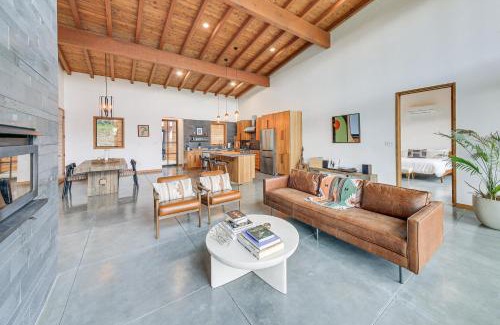 Priest River Casa | Luxe Mtn-View Escape 5 Mi to Dtwn Priest River!
