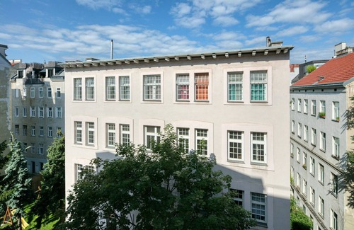 Schottenfeld Apartamento | Luxe Neubau Studio w/ Elevator, near shops, Metro U3, U6, by Blueground