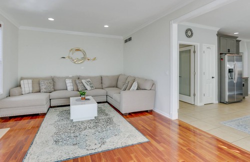 Matawan Casa | Luxe New Jersey Vacation Rental: Hot Tub, Sauna