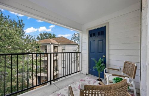 Pleasant Valley Apartamento | Luxe Oasis near downtown, pool, free parking