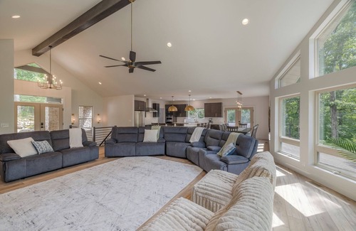 Innsbrook Casa | Luxe on the Lake by Innsbrook Vacations!