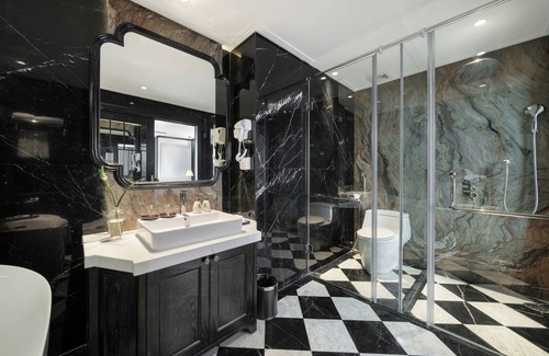 Truc Bach Hotel | Luxe Paradise Premium Hotel
