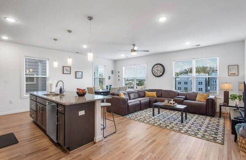 North Chesterfield Apartamento | Luxe Penthouse 'n Old Town Manchester with Views!