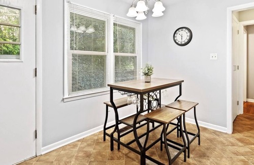 Terry Sanford Casa | Luxe Perfect Getaway In The Heart of Fayetteville!