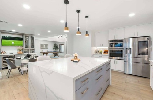 Paradise Valley Village Casa | Luxe~Pickleball~Heated Pool~Slide~Basketball Court